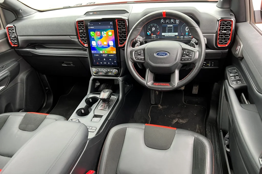 Ford-Ranger-Raptor-2023-front-interior.jpg