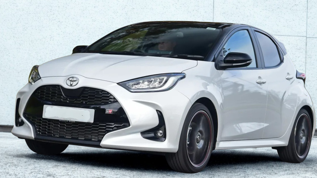 Toyota yaris X 2024