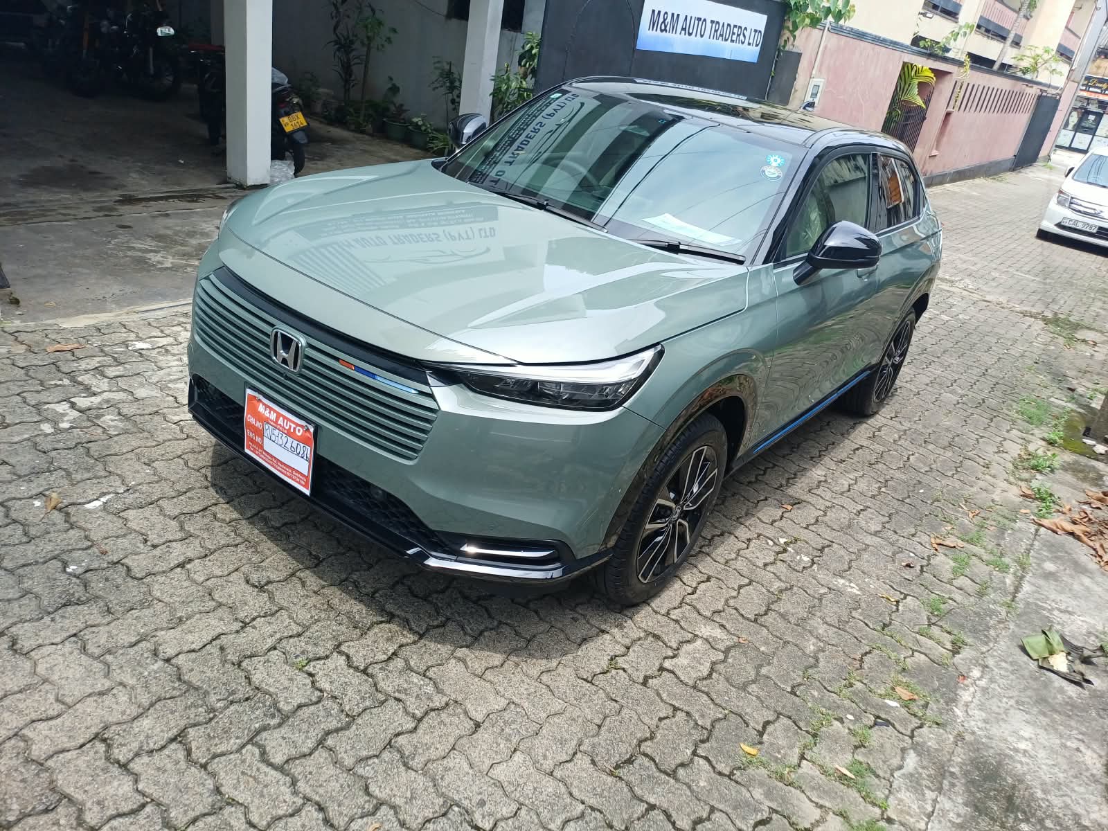 HONDA VEZEL Z PLAY PREMIUM